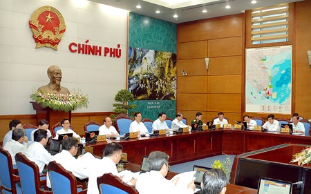 Government monthly meeting discusses stabilizing the macro-economy - ảnh 1